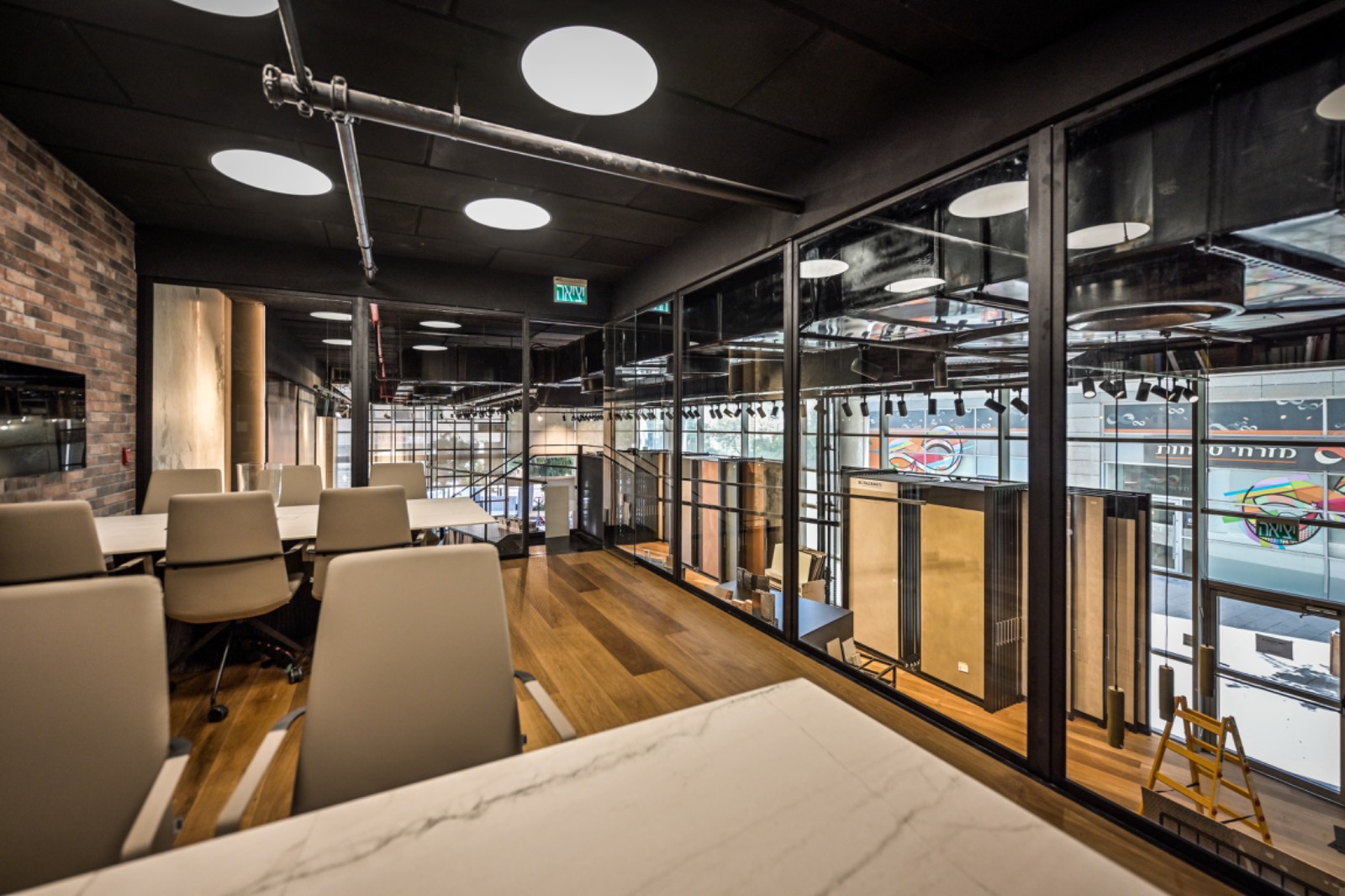 אולם תצוגה LIMA רמת החייל